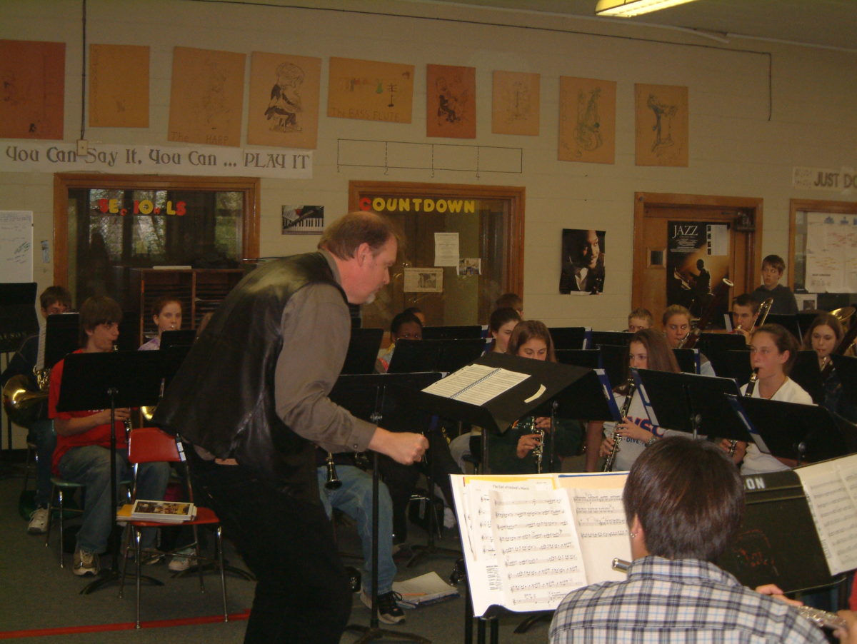 Michael Daugherty rehearsing 'Alligator Alley' with students at Slausen Middle School in Ann Arbor, MI (2003).