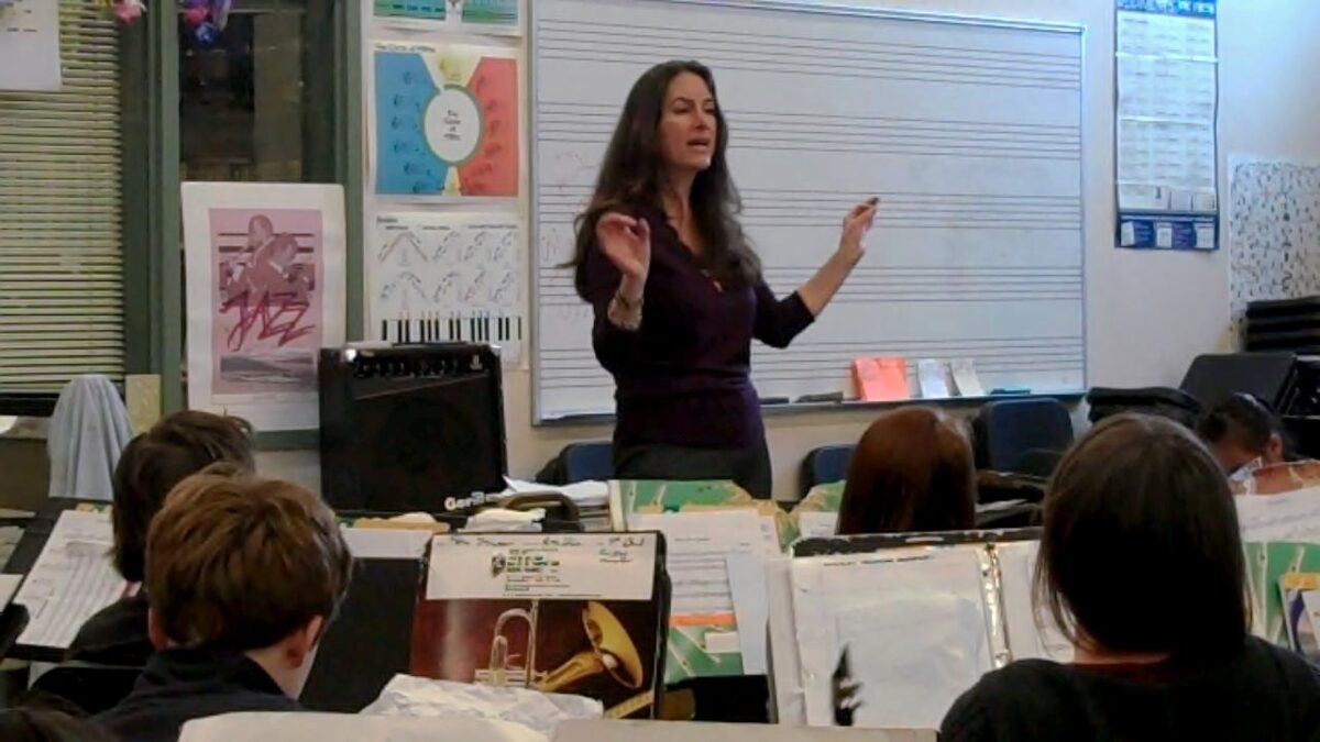 Alex Shapiro in residence with the Friday Harbor Middle School Band in Friday Harbor, WA (2010).