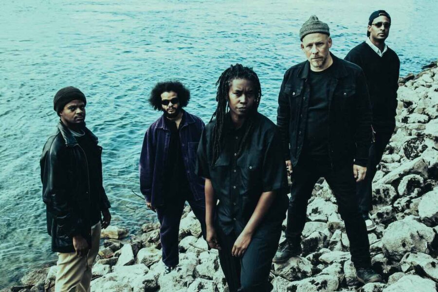 Irreversible Entanglements -- Photo by Annemone Take